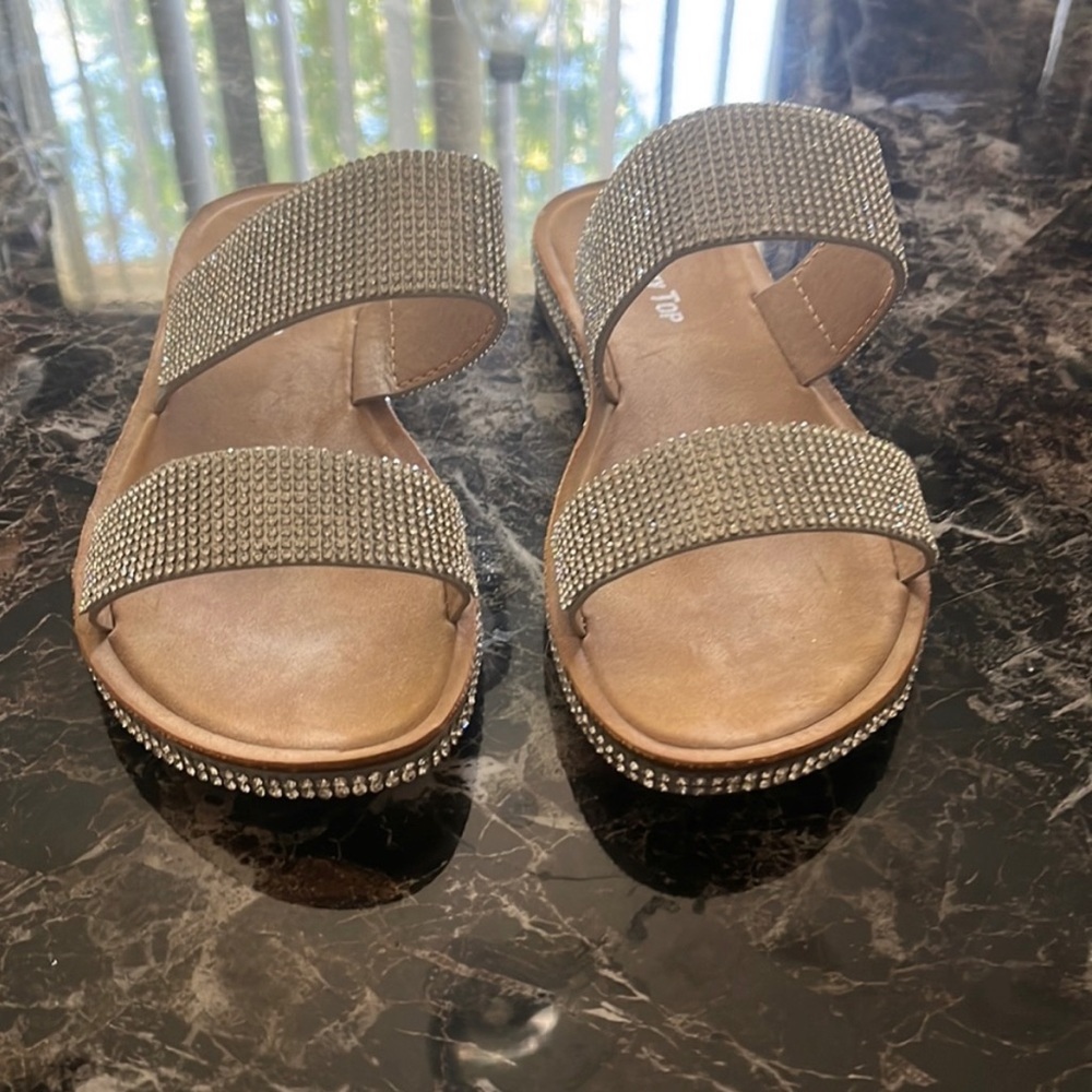 Lucky top gem sandals